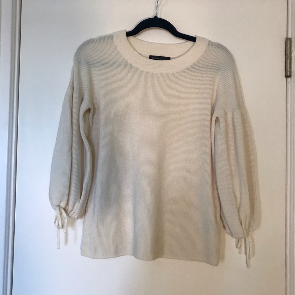 Banana Republic Puff Sleeves Ivory Sweater